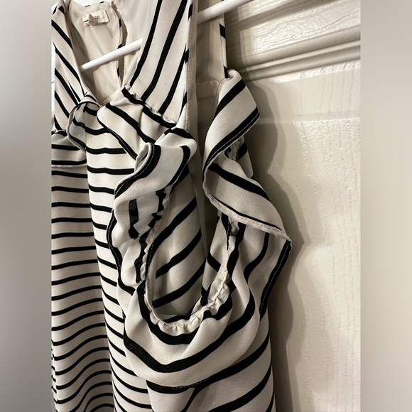 Maurices Striped Shoulder Peaking Blouse Size XSmall - Picture 7 of 13